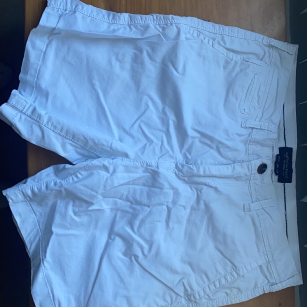 white American Eagle khaki shorts
